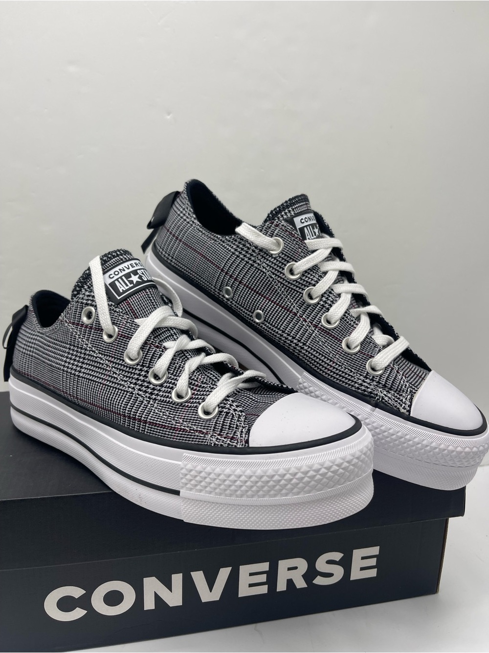 Converse A13881F CTAS LIFT OX
BLACK/WHITE/BLACK Platform Sneakers
 Plaid Low Top - Picture 4 of 16